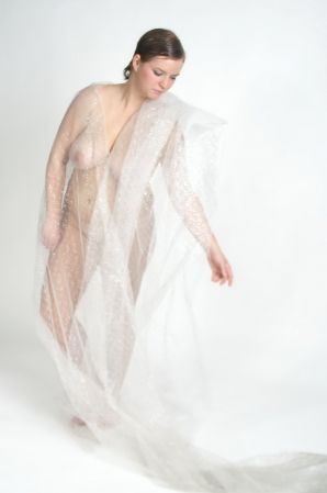 Busty amateur model. Thumbnail 6