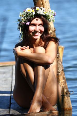 undressed outdoors in front of the photographer. Part 3. Thumbnail 40