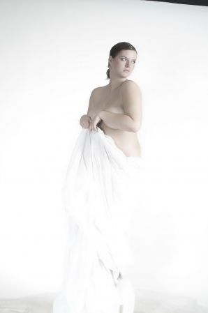 Busty amateur model. Part 2. Thumbnail 1