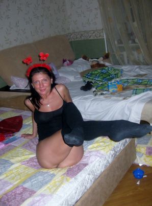 Mature, well-groomed bitch. Part 2. Thumbnail 15