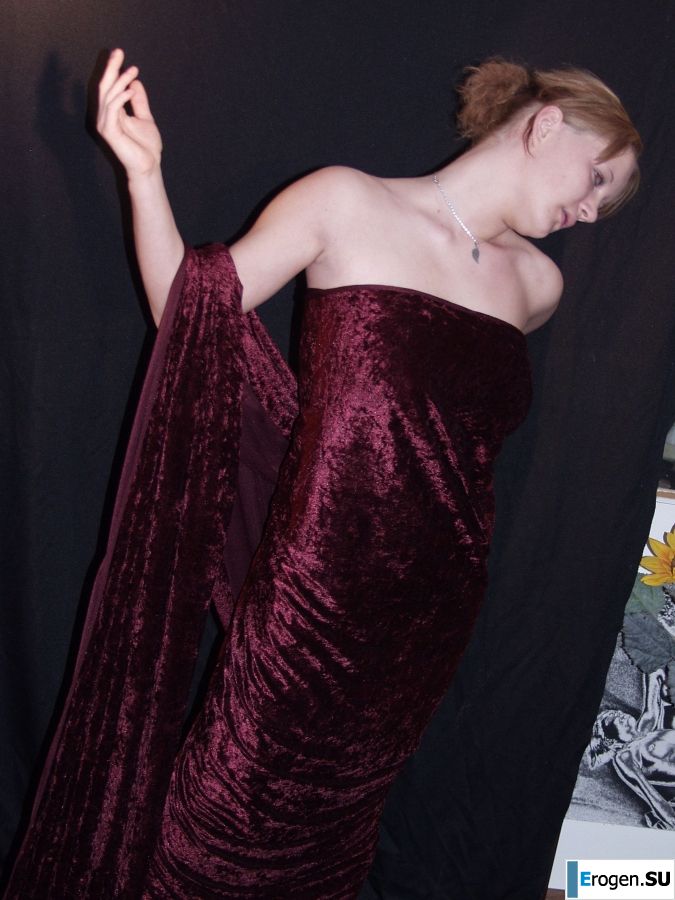 A bit of German naked buttocks and boobs. Part 5. Slide 32