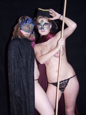 A bit of German naked buttocks and boobs. Part 7. Thumbnail 1