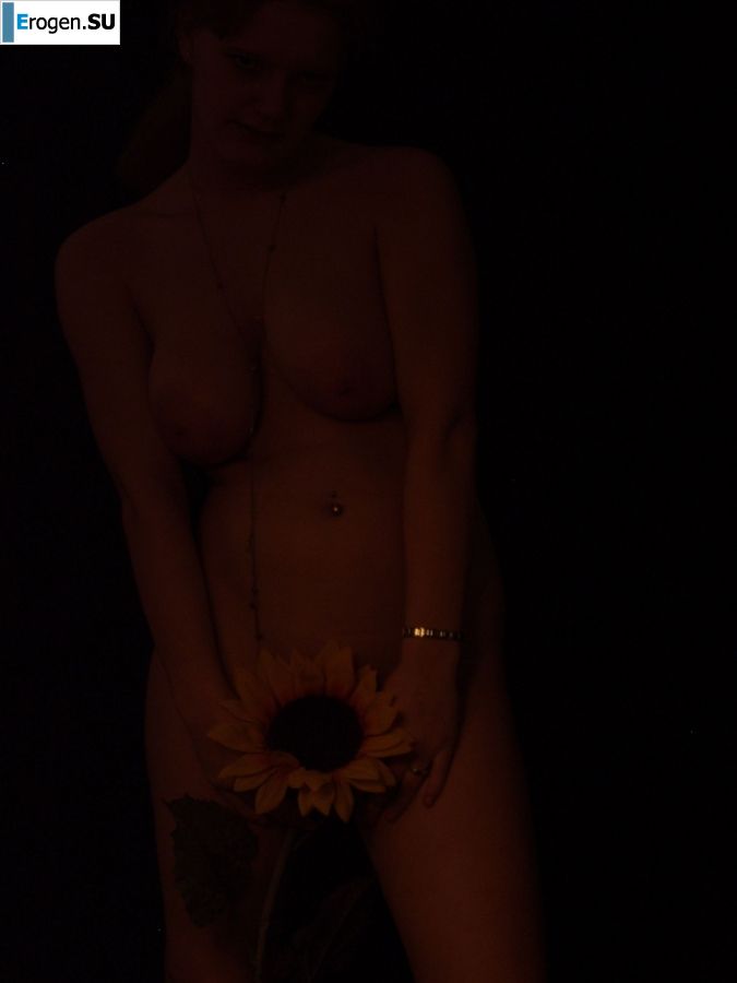 A bit of German naked buttocks and boobs. Part 8. Slide 10