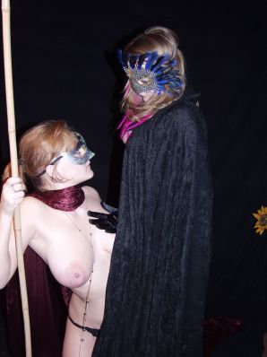 A bit of German naked buttocks and boobs. Part 9. Thumbnail 3