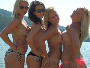 young and naked girlfriends on the Cote d'Azur. Thumbnail 11