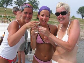 girls are only topless friends. Part 2. Thumbnail 28