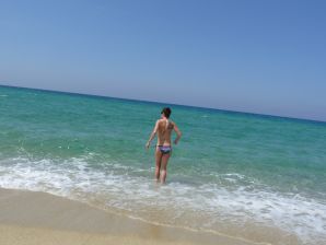 Lesbian on vacation with a friend. Part 3. Thumbnail 9
