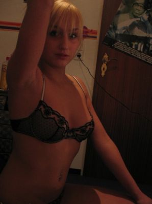 I'm a bad girl, punish me. Thumbnail 10