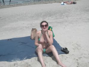 breasts of perfect shape. Thumbnail 12