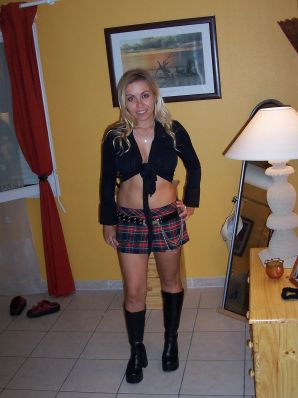 stripper in the courtyard with her boyfriend. Thumbnail 26