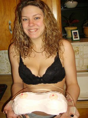 busty cake and hairy fluffy. Thumbnail 2