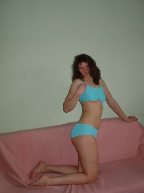 pink bedspreads and someone's pussy. Thumbnail 10
