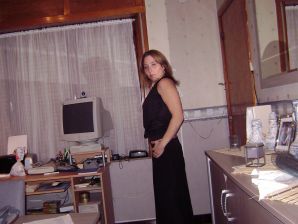 легкие кривляния и легкие раздевания. Часть 2. Миниатюра 38