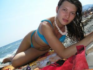 without a swimsuit on a rocky shore. Part 3. Thumbnail 4