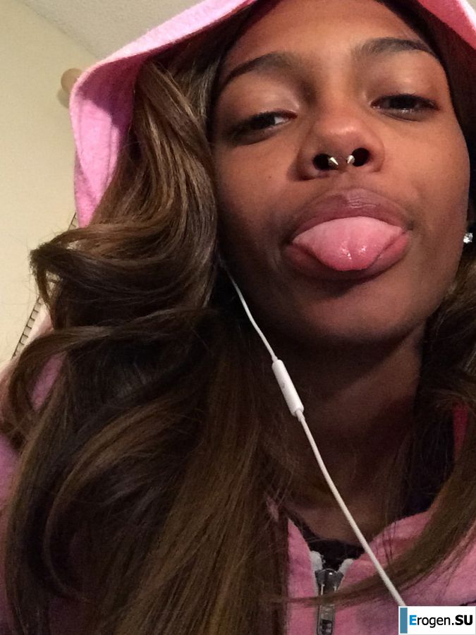 uncut black woman Lezby. Slide 18