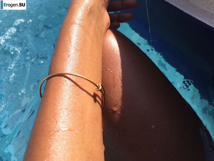 uncut black woman Lezby. Slide 34