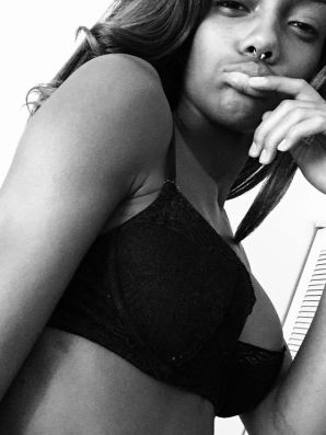 uncut black woman Lezby. Thumbnail 11