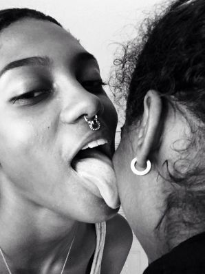 uncut black woman Lezby. Thumbnail 7