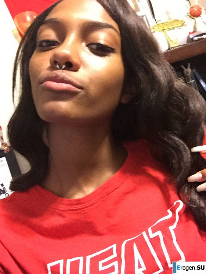 uncut black woman Lezby. Part 2. Slide 27