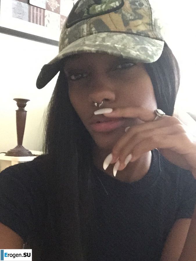 uncut black woman Lezzby. Part 4. Slide 33