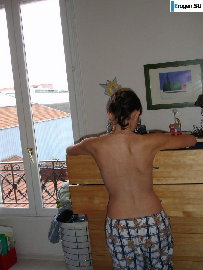 pregnant and without clothes. Slide 11