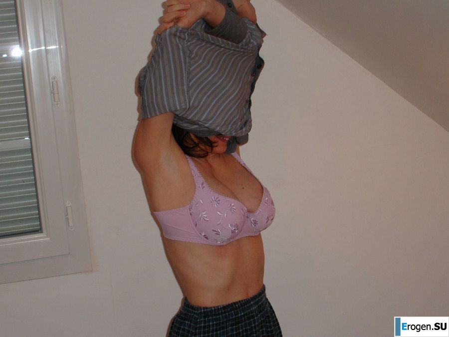 pregnant and without clothes. Slide 14