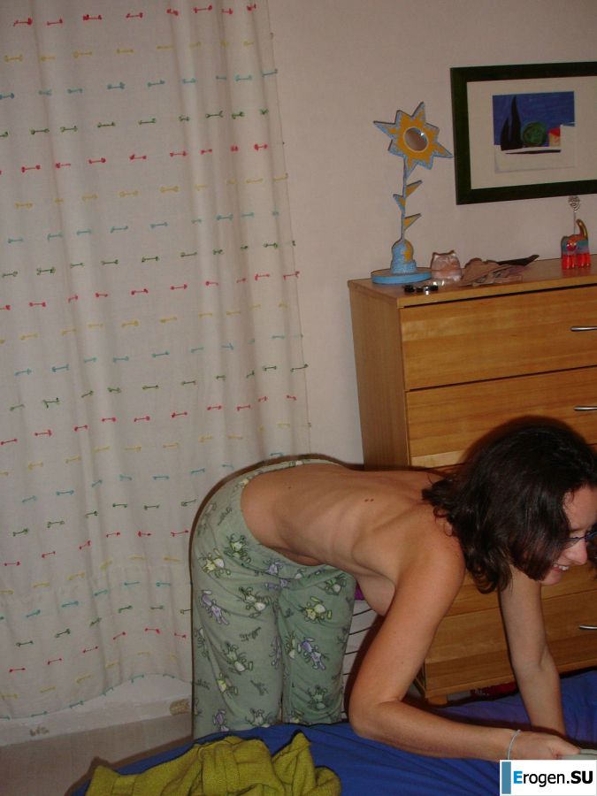 pregnant and without clothes. Slide 7