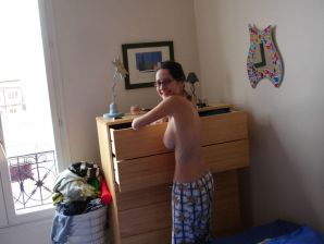 pregnant and without clothes. Thumbnail 10