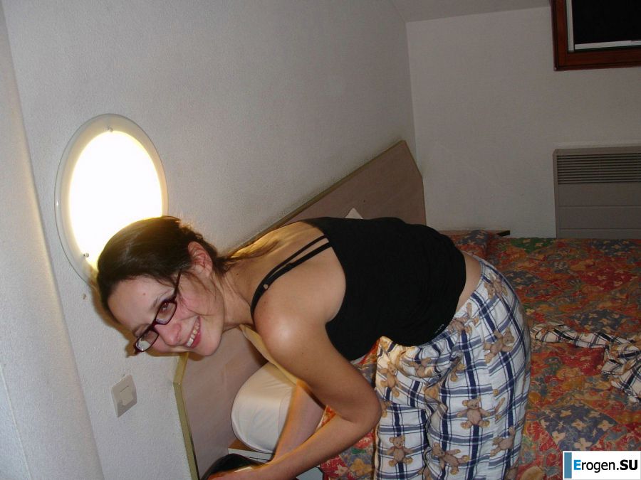 pregnant and without clothes. Part 2. Slide 31