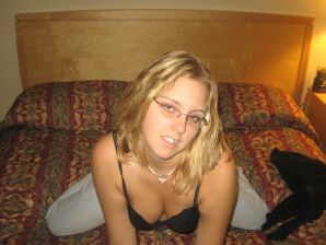 Minx with glasses masturbates without a shadow of shame. Thumbnail 4