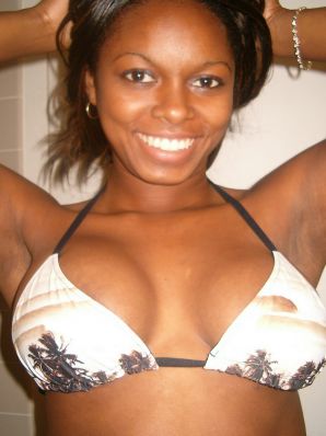 Appetizing black woman masturbates and shows her wet pussy. Thumbnail 10