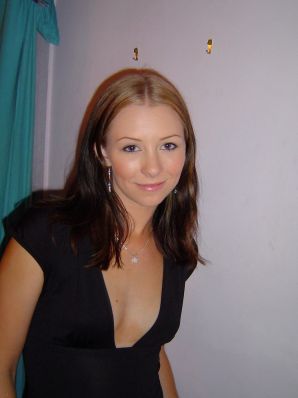 A young girl was completely exposed in a hotel room. Thumbnail 29