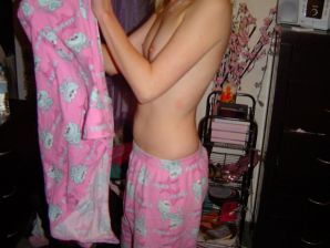 A young girl was completely exposed in a hotel room. Part 2. Thumbnail 4