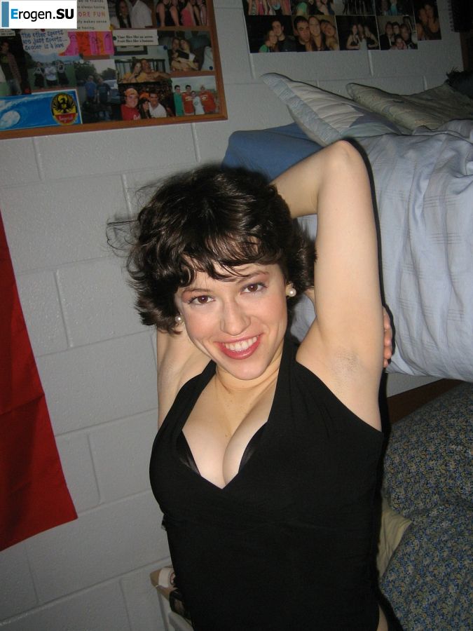 Mature chick pulled big boobs out of her bra. Slide 24