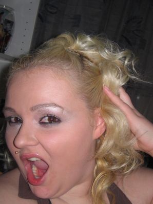 Appetizing mischievous blonde pleases her friend with a vibrator. Thumbnail 4