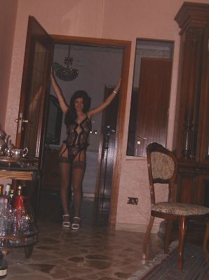 Passionate brunette showed her hairy pussy on vacation. Thumbnail 34