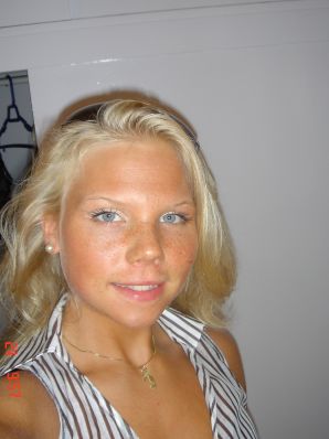 Slender sisters showed neat breasts on vacation. Thumbnail 1