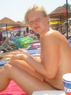 Slender sisters showed neat breasts on vacation. Thumbnail 11