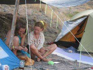 The girl undressed in the company of vacationers and showed an excellent figure. Thumbnail 40