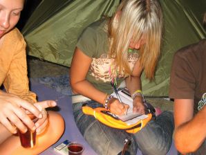 The girl undressed in the company of vacationers and showed an excellent figure. Thumbnail 41