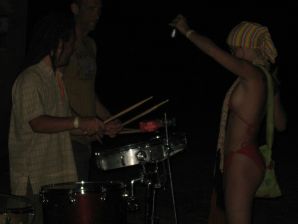 The girl undressed in the company of vacationers and showed an excellent figure. Thumbnail 47
