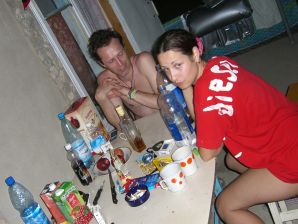 The girl undressed in the company of vacationers and showed an excellent figure. Thumbnail 5