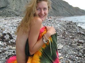 The girl undressed in the company of vacationers and showed an excellent figure. Thumbnail 50
