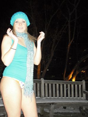 Charming woman posing in fishnet tights on an elastic ass. Thumbnail 27