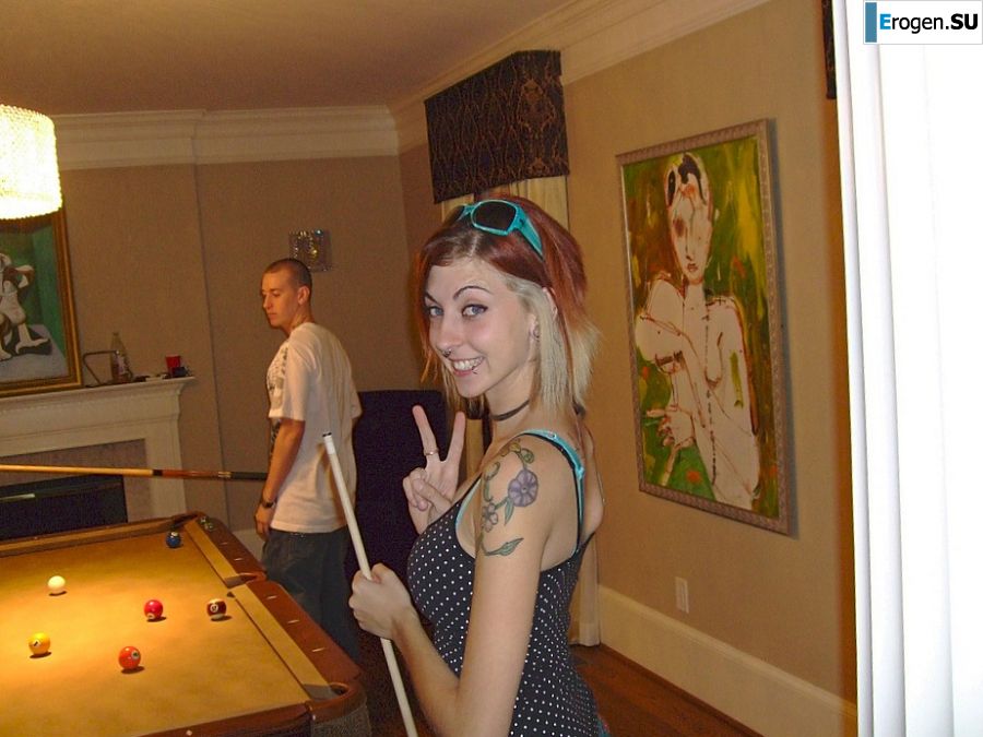 Two girls had sex with a guy after a date. Slide 1