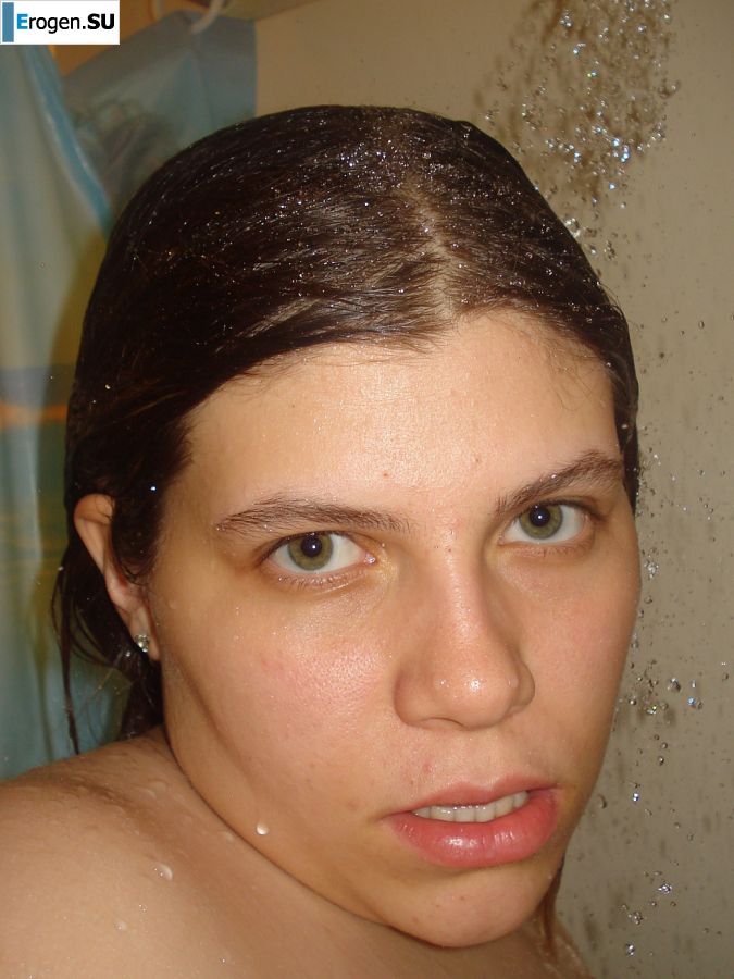 A fluffy girl in a mask spread her legs and had sex. Slide 7