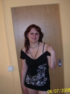 Country girl posing in white panties in front of a mirror. Thumbnail 19