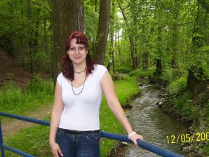Country girl posing in white panties in front of a mirror. Thumbnail 7