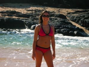 A guy licks his girlfriend's pussy on vacation. Thumbnail 19