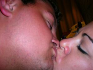 A guy licks his girlfriend's pussy on vacation. Thumbnail 35